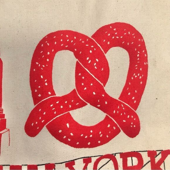 Claudia Pearson City Toe Bag Series New York City Cream Red Artwork Canvas Bag - Picture 6 of 11